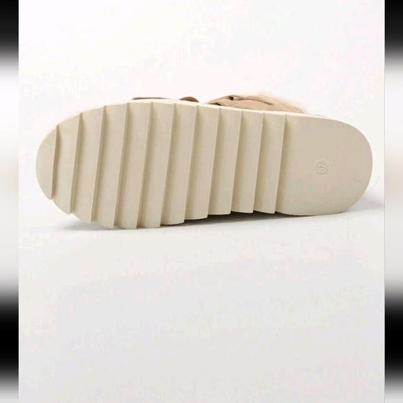 Faux Fur Snow Boots - Picture 8 of 16